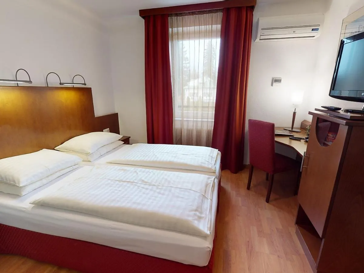 ****  Hotel Via Roma Salzburg Austria