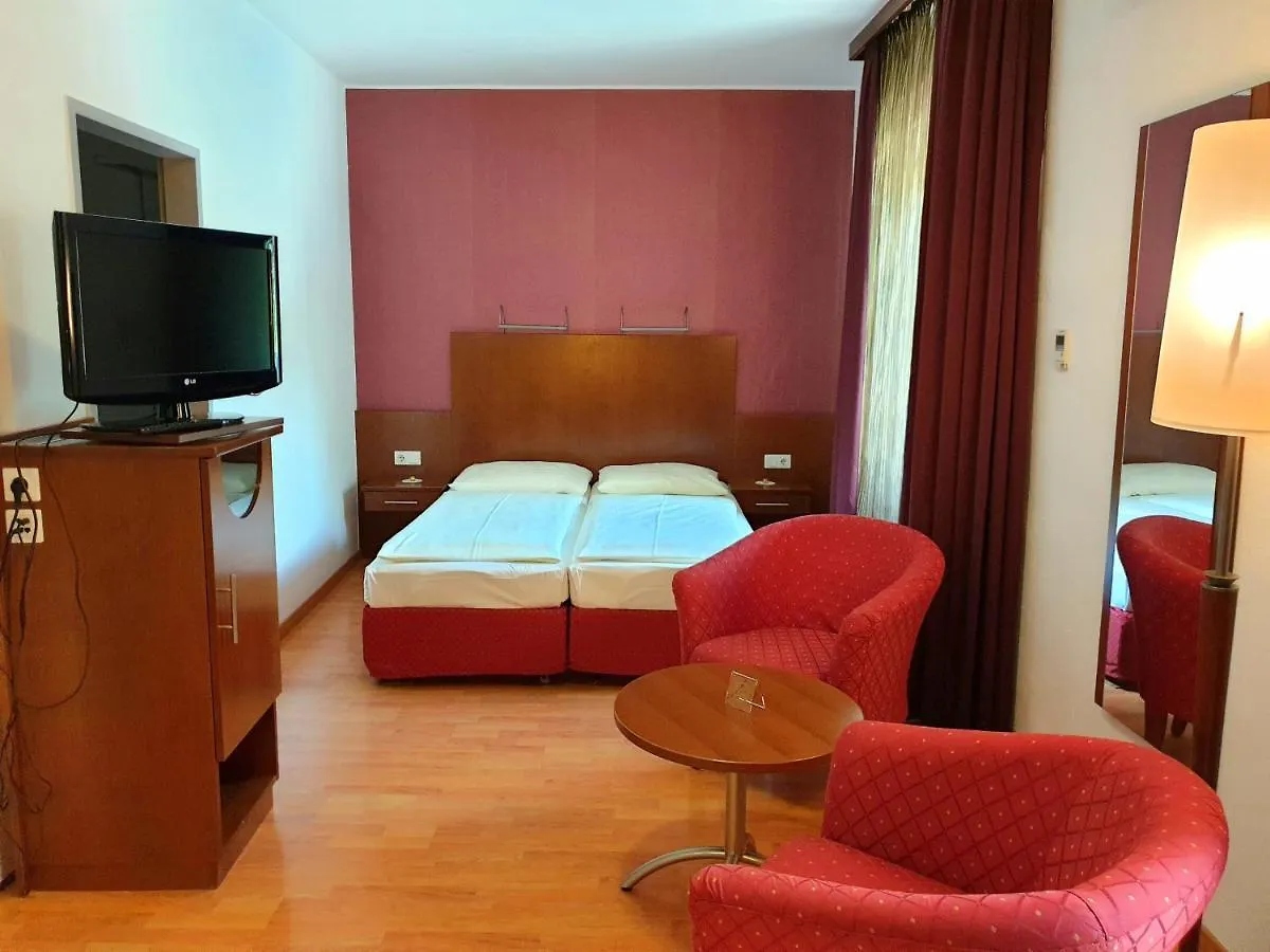 ****  Hotel Via Roma Salzburg Austria