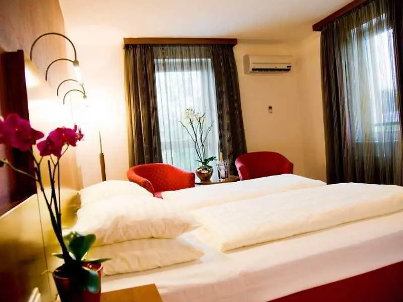 ****  Hotel Via Roma Salzburg Austria